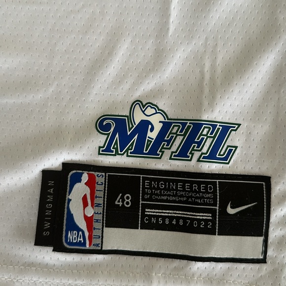 BRAND NEW Luka Doncic City Edition Jersey Size Large - Picture 3 of 8